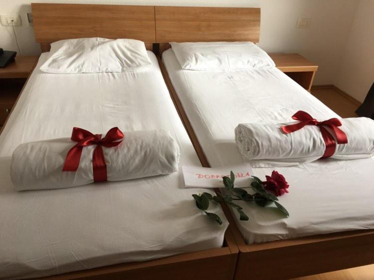גראדאץ Hotel Lukas מראה חיצוני תמונה