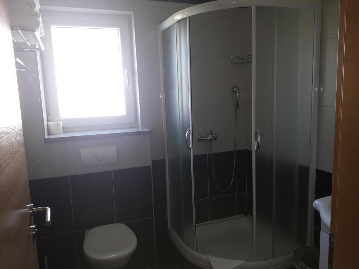 גראדאץ Hotel Lukas מראה חיצוני תמונה