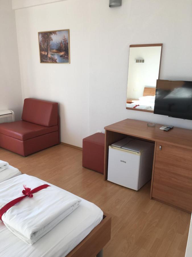 גראדאץ Hotel Lukas מראה חיצוני תמונה